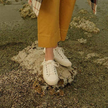 Load image into Gallery viewer, Womens - Monterey Sneaker Classic - Bleach