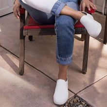 Load image into Gallery viewer, Womens - Hawthorne Slip On Classic - Bleach