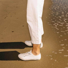 Load image into Gallery viewer, Womens - Monterey Sneaker Classic - Bleach